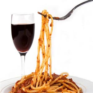ماکارونی اسپاگتی با نوشابه