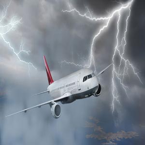 هواپیمای مسافربری در هوای طوفانی و رعد و برق و صاعقه